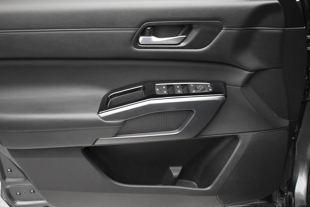 Thumbnail: 2025 Nissan Pathfinder - 10