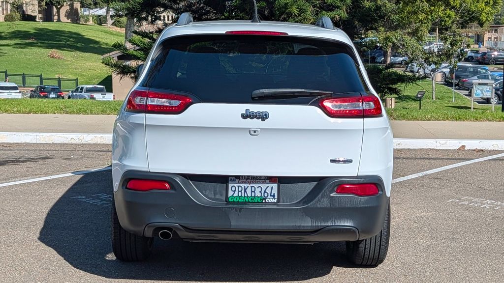 Used 2018 Jeep Cherokee Latitude 4D Sport Utility