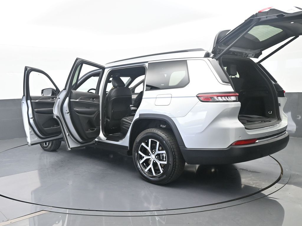 Used 2025 Silver Zynith Jeep Limited image 76