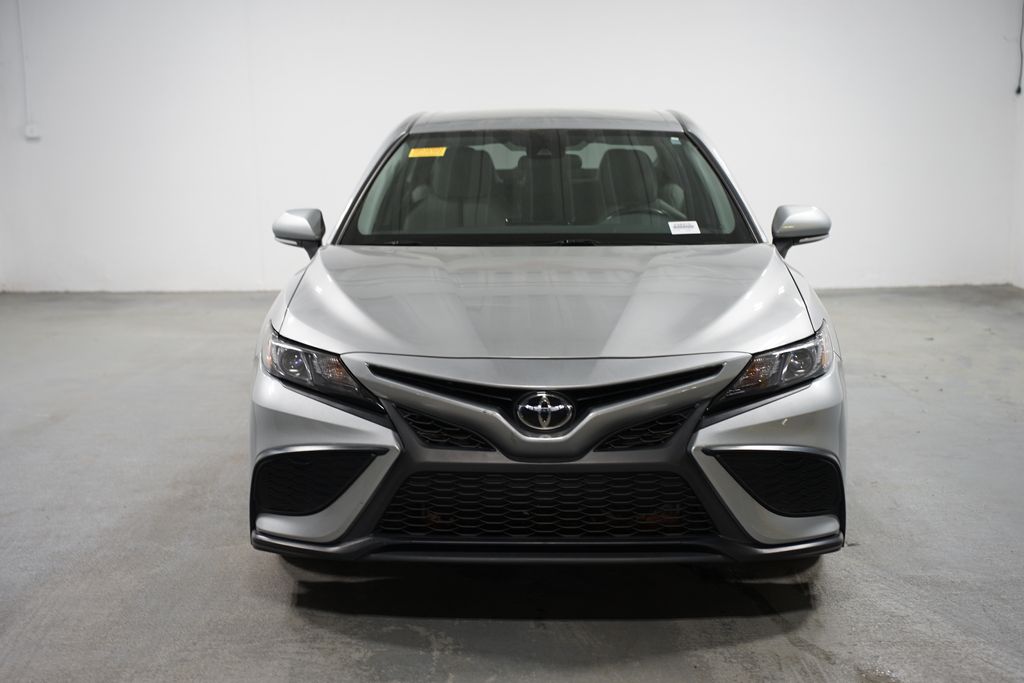 2023 Toyota Camry SE 2