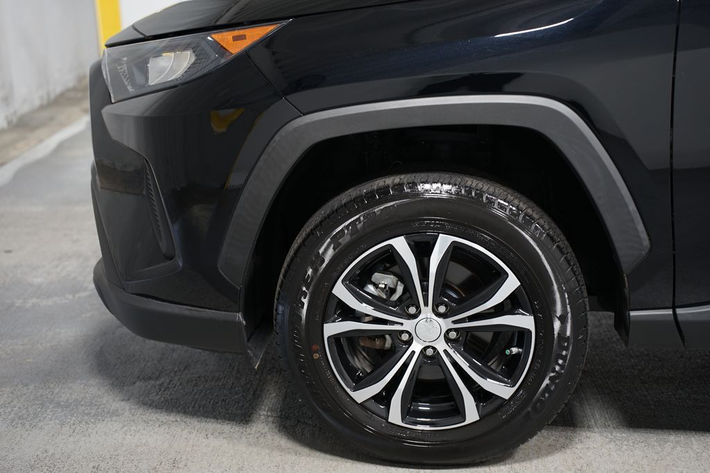 2022 Toyota RAV4 LE 5