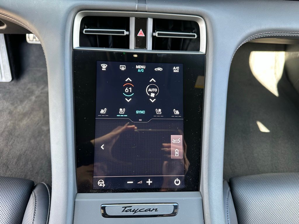 Thumbnail: 2025 Porsche Taycan - 24