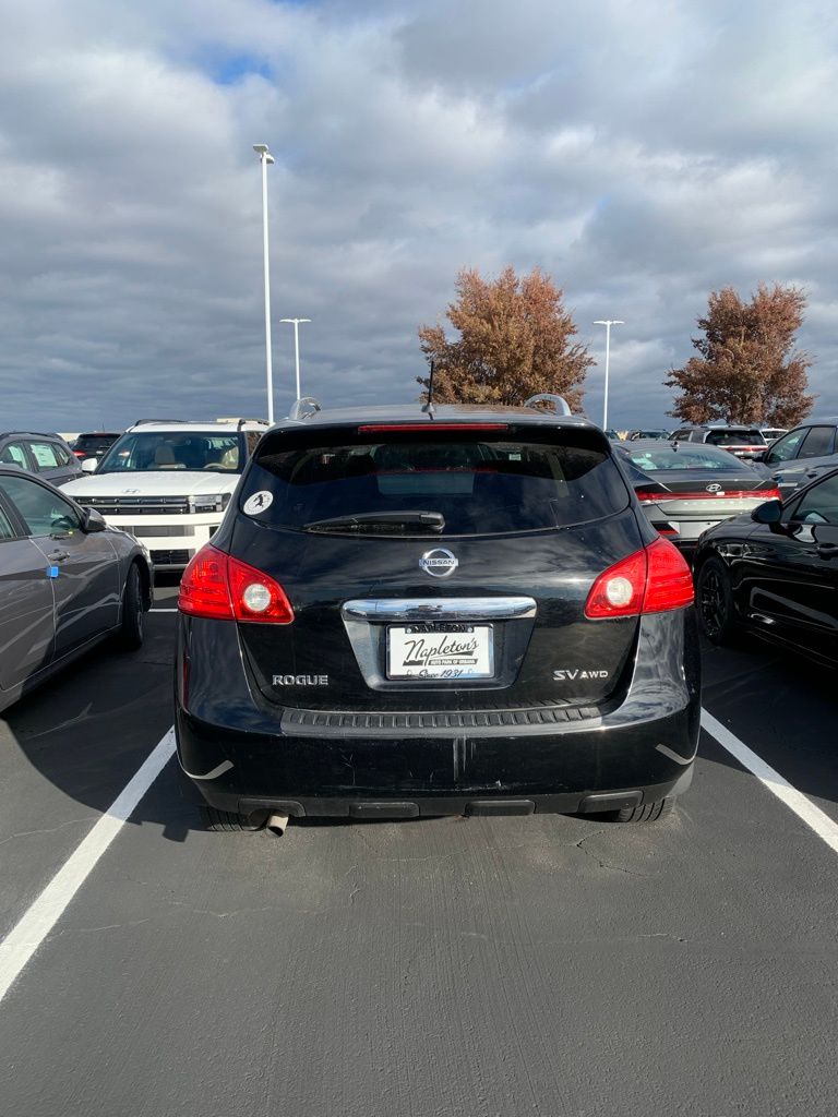 2013 Nissan Rogue SV 4