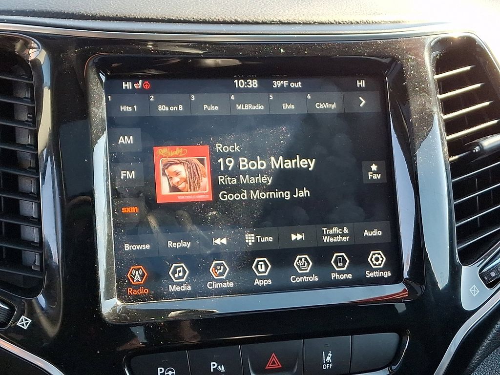 Thumbnail: 2021 Jeep Cherokee - 17