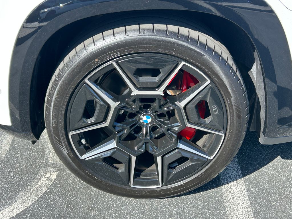 2025 BMW XM  9