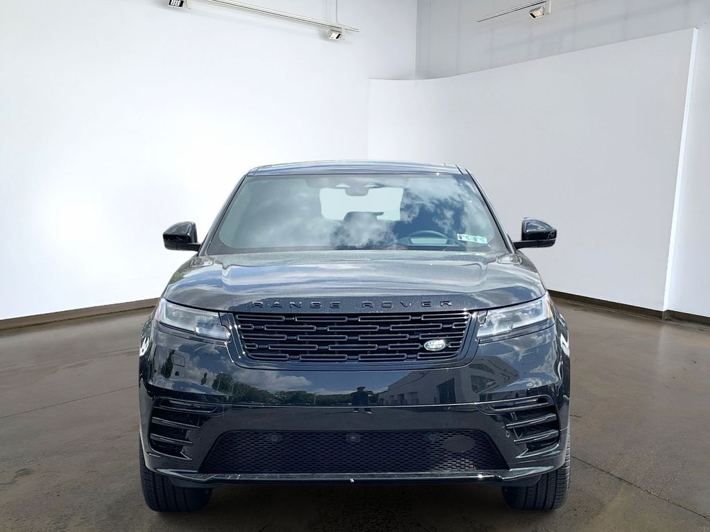 New 2026 Black Land Rover Dynamic SE image 2