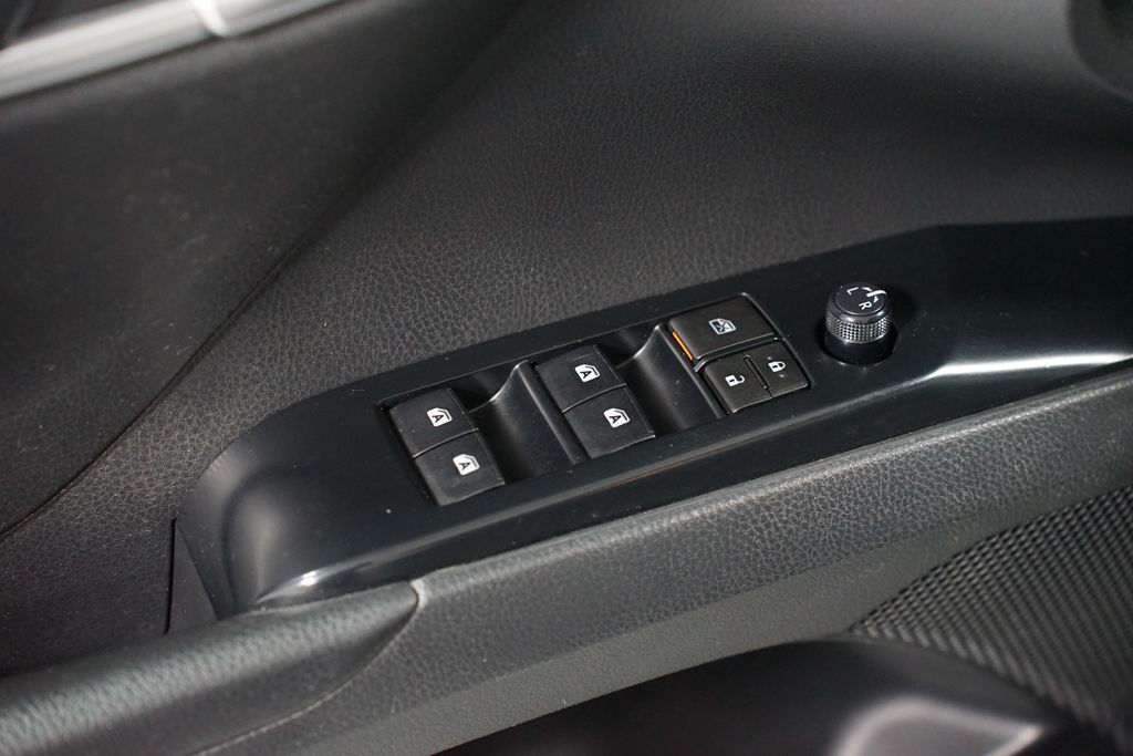 Thumbnail: 2018 Toyota Camry - 28