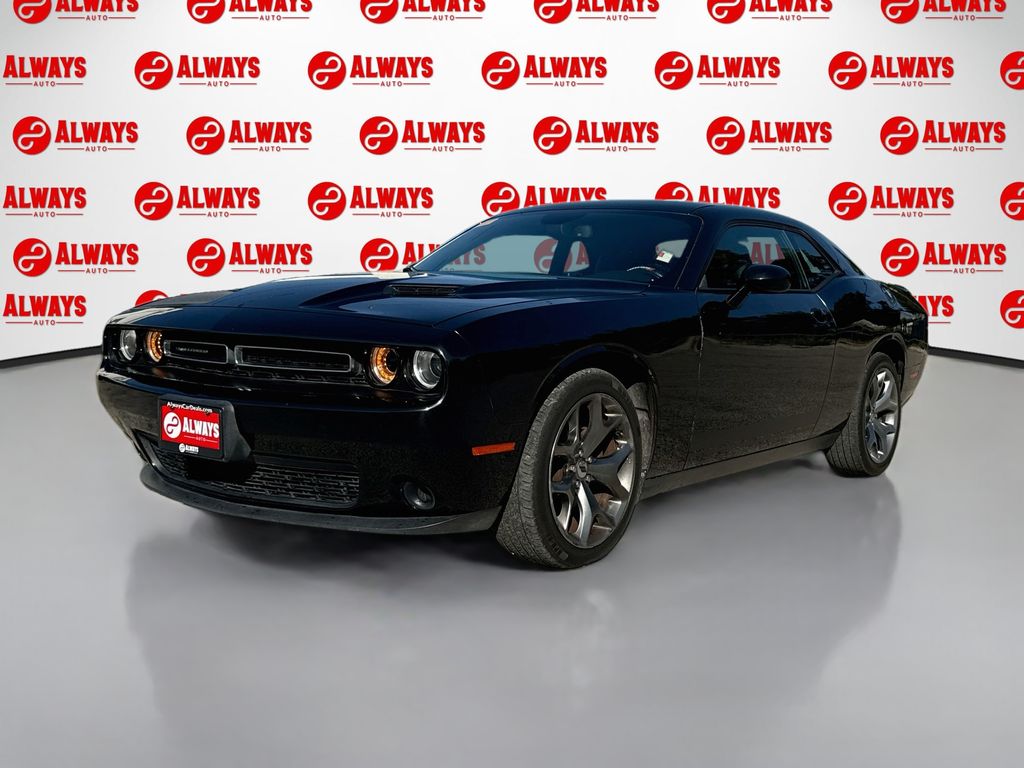 2017 Dodge Challenger SXT RWD