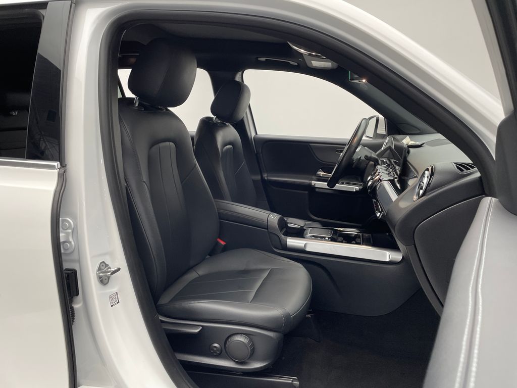 Thumbnail: 2022 Mercedes-Benz GLB - 18