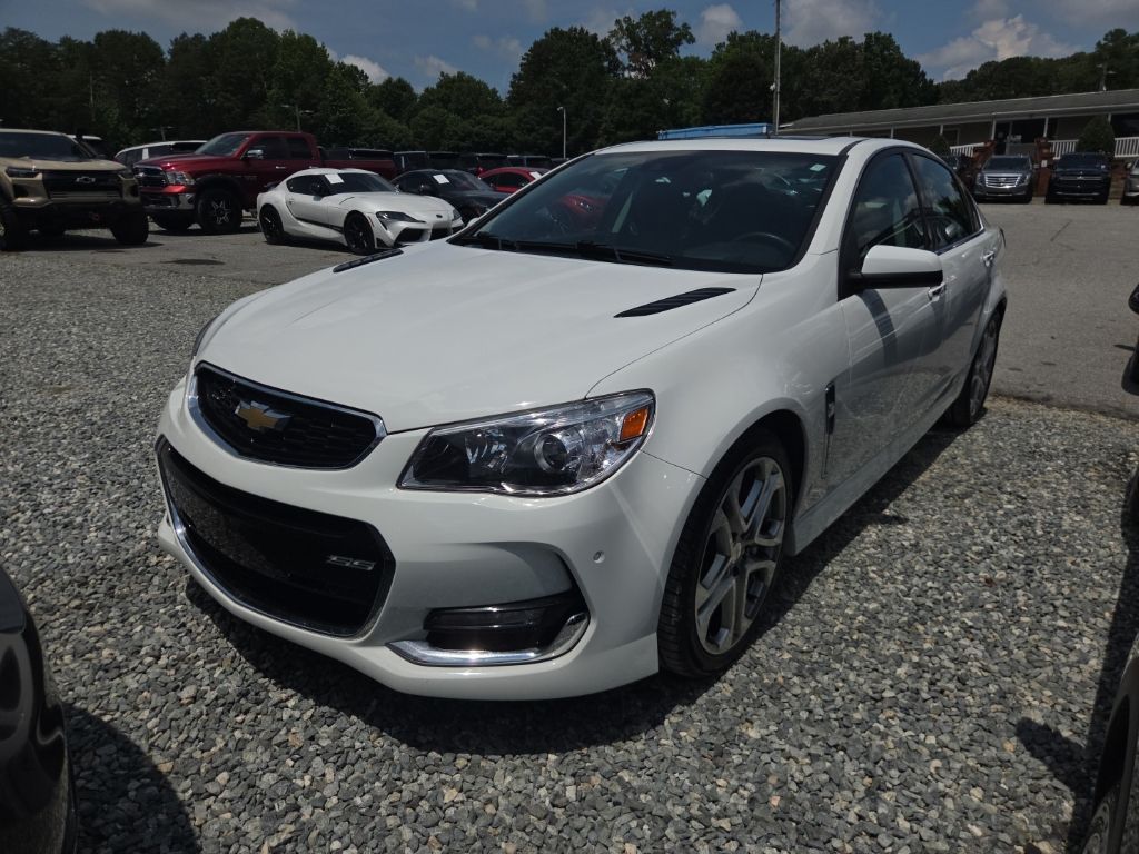 Heron White 2017 Chevrolet SS Sedan Rear-Wheel Drive 6-Speed Automatic