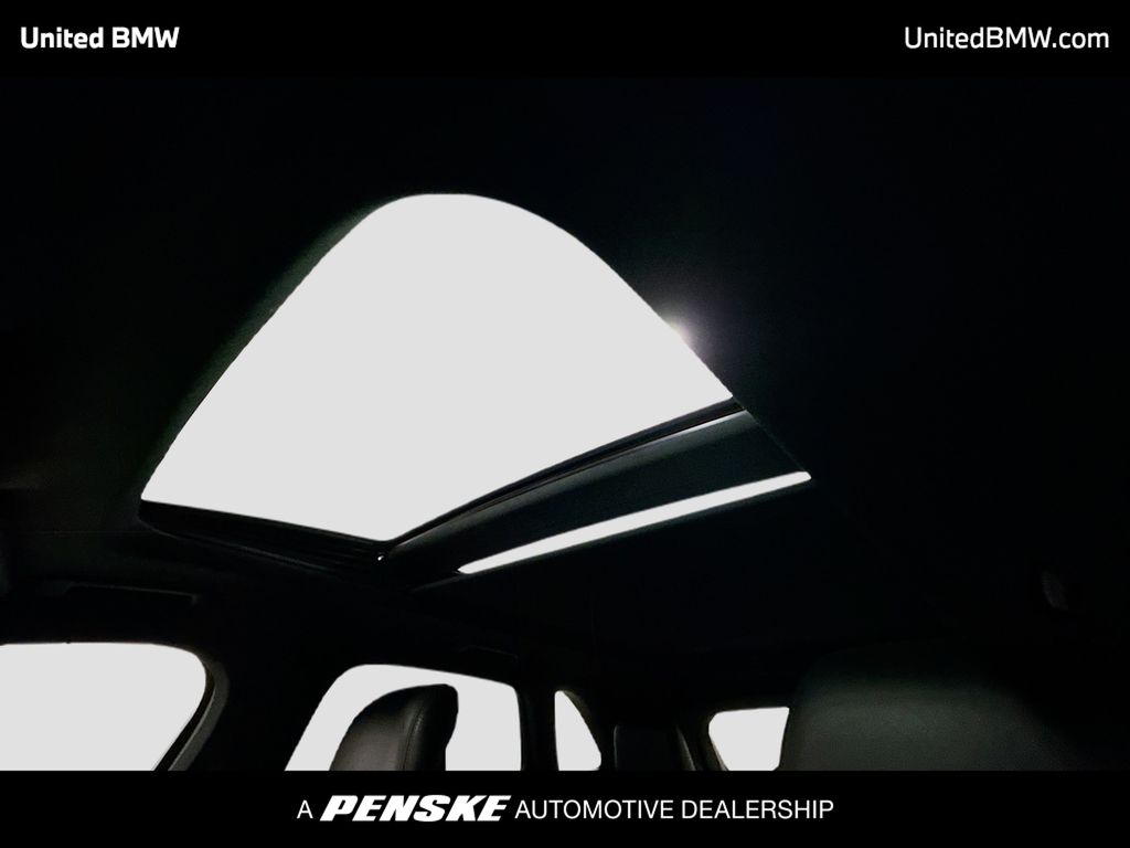 Thumbnail: 2015 Lincoln MKC - 10