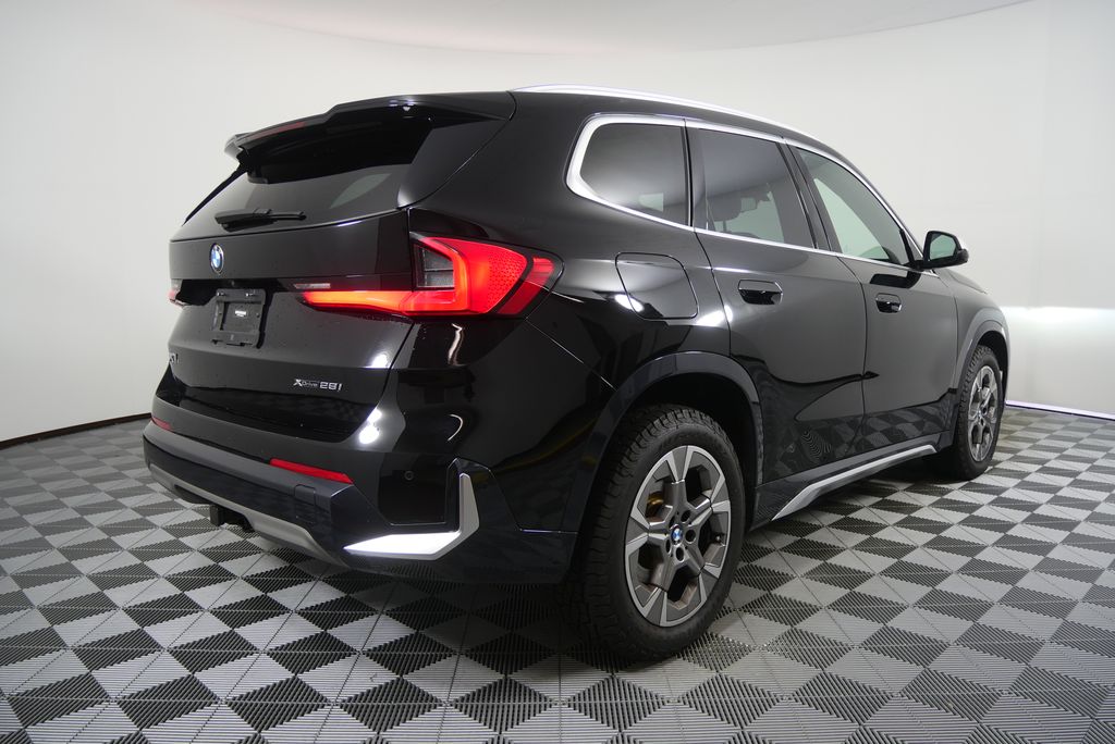 Thumbnail: 2023 BMW X1 - 3