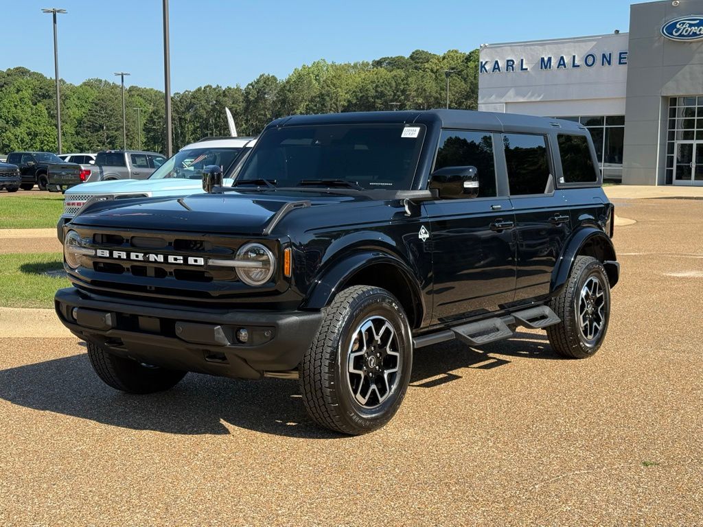2023 Ford Bronco Outer Banks 4-Door 4WD