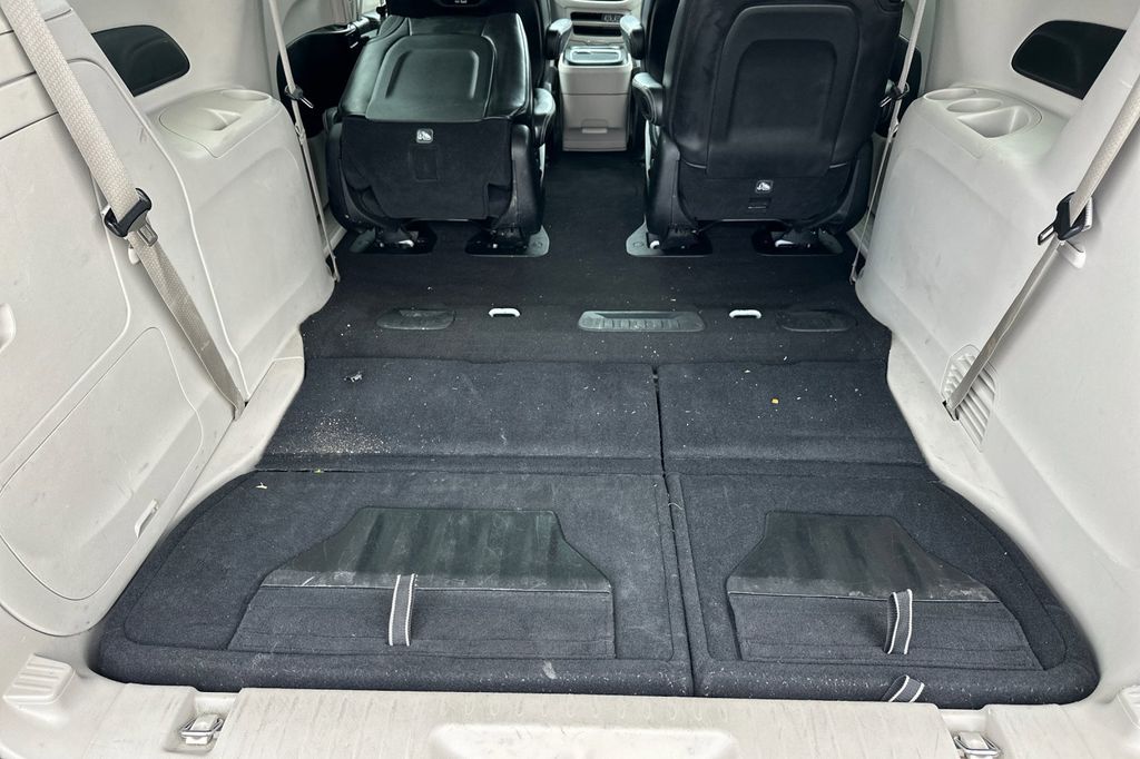 2023 Chrysler Pacifica Hybrid Touring L photo