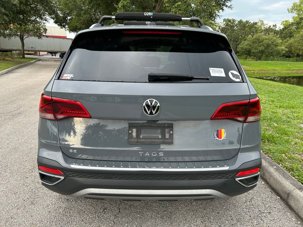 2022 Volkswagen Taos SE 4