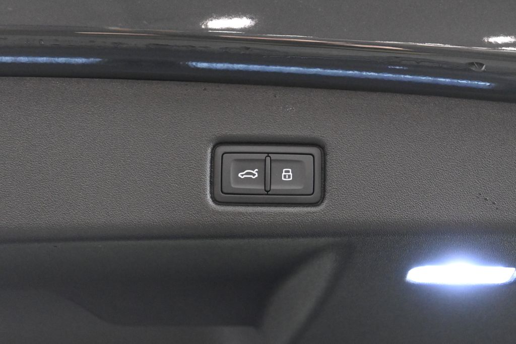 Thumbnail: 2025 Audi Q5 - 30