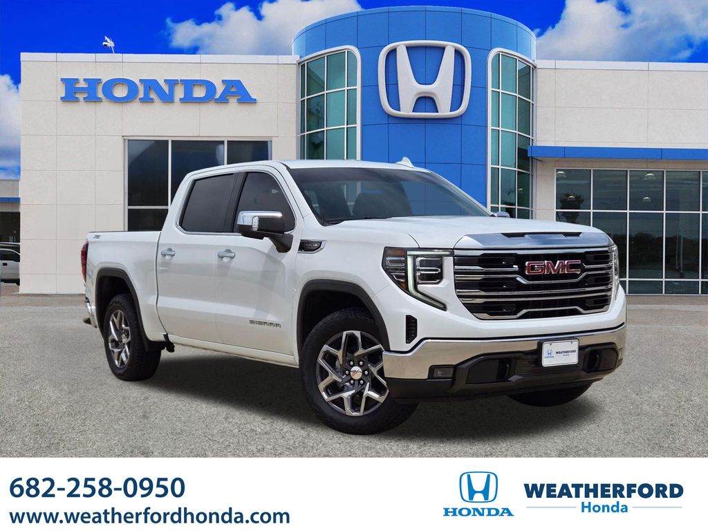 2022 GMC Sierra 4WD Crew Cab Short Box SLT's photo