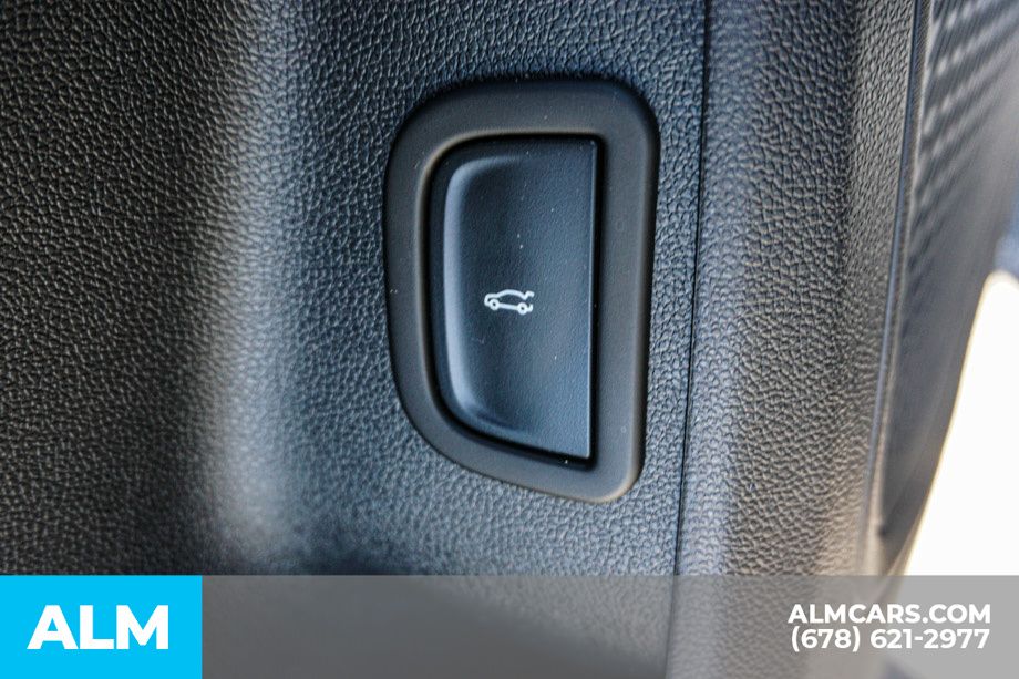Used 2025 Blue Chevrolet Z71 image 51