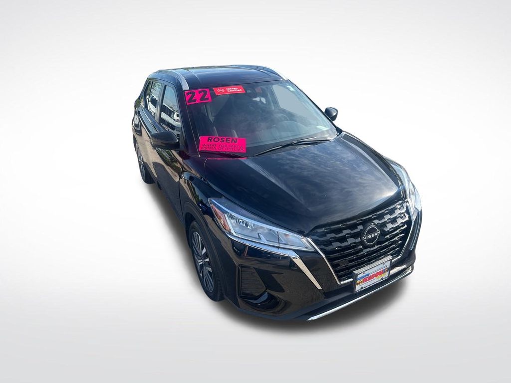 2022 Nissan Kicks SV photo