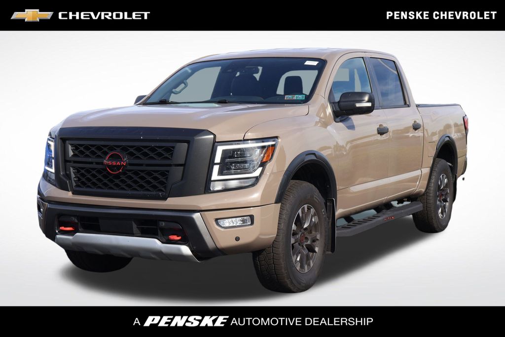 2023 Nissan Titan PRO-4X Crew Cab 4WD