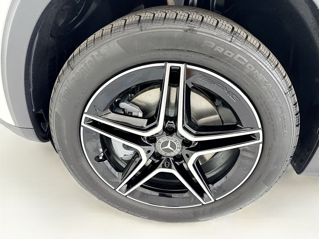 Used 2026 White Mercedes-Benz GLB 250 image 28