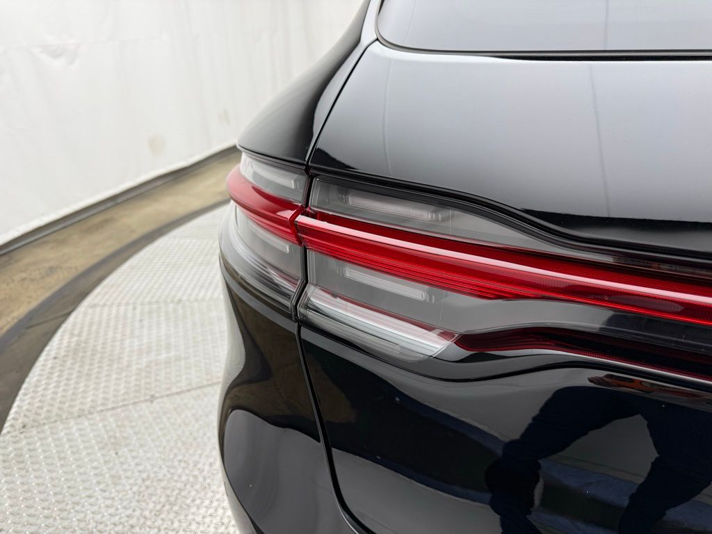 Thumbnail: 2025 Porsche Macan - 19