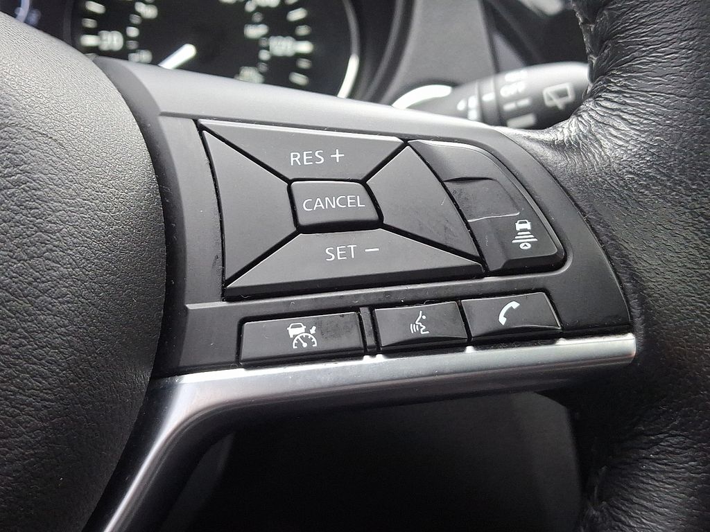 2018 Nissan Rogue SV 22