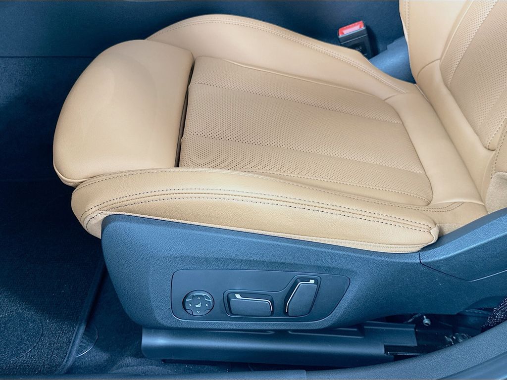 Thumbnail: 2026 BMW 3 Series - 21