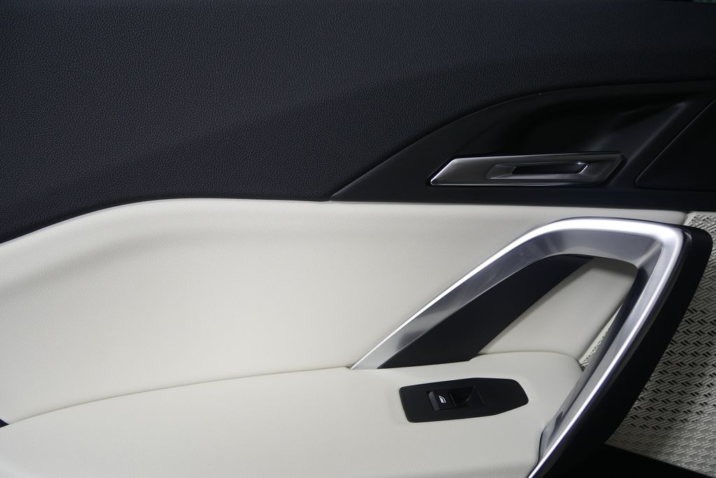 Thumbnail: 2026 BMW X1 - 14