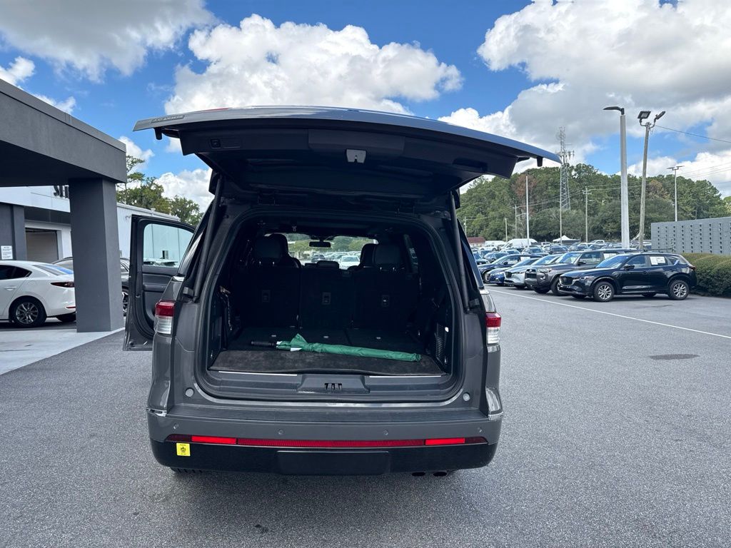 2022 Lincoln Navigator Black Label