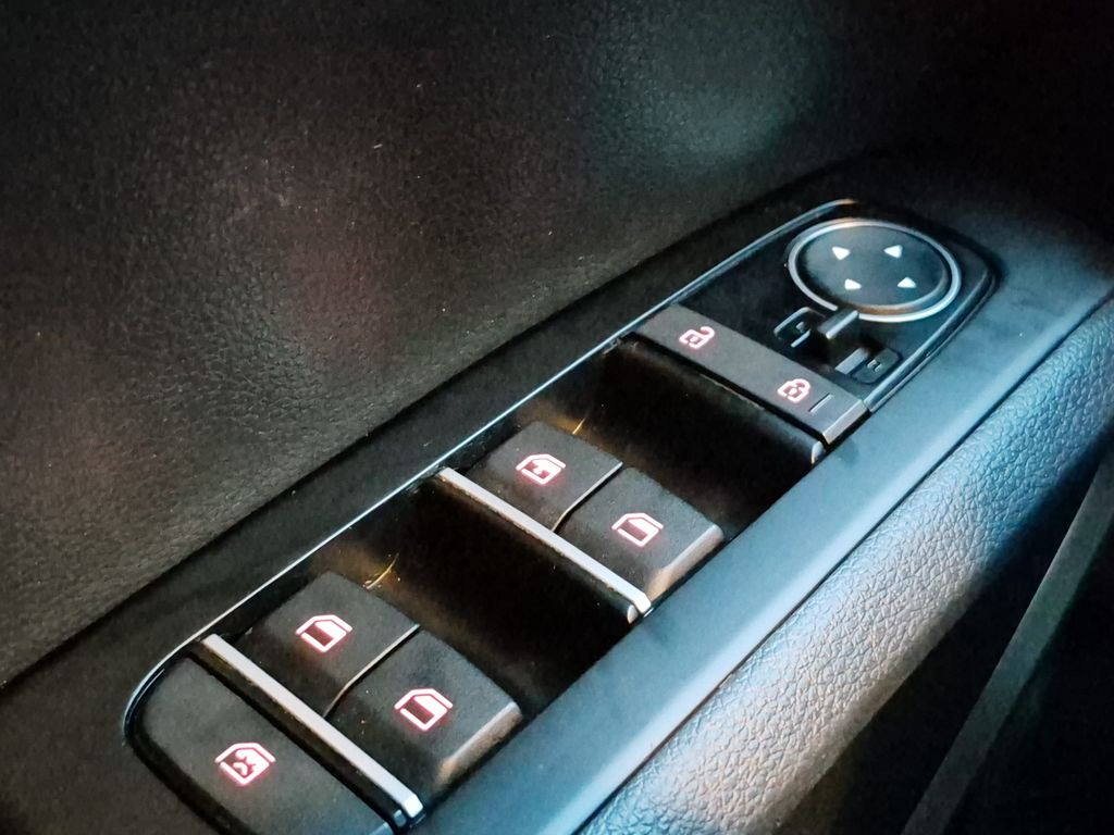 2022 Kia Soul LX White at Gullo Toyota