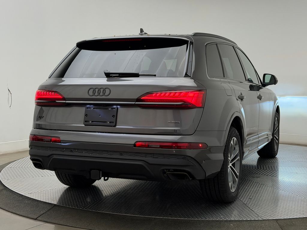 Thumbnail: 2026 Audi Q7 - 6