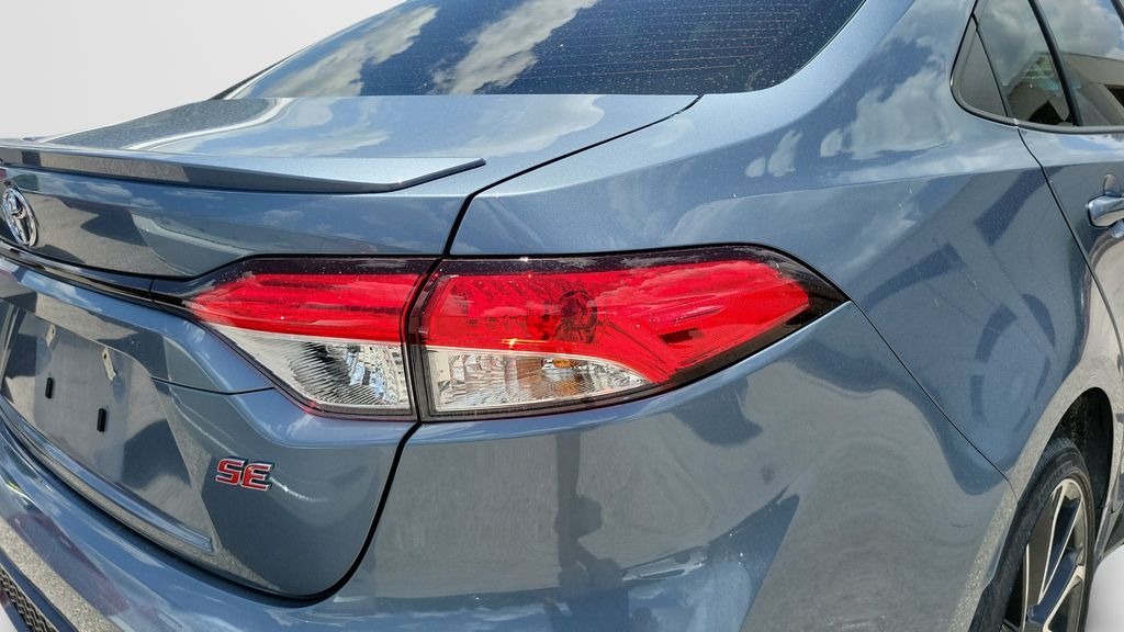 Certified Used 2022  Toyota SE image 8