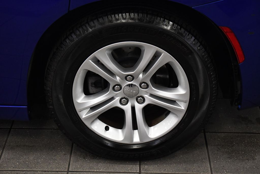 Thumbnail: 2019 Dodge Charger - 14