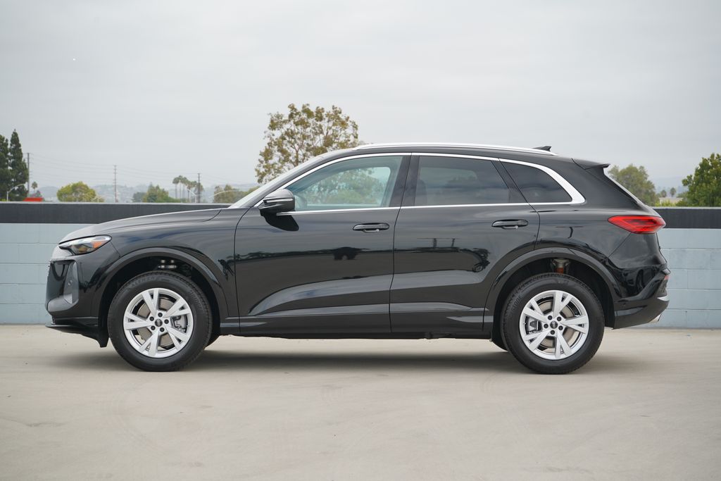 Thumbnail: 2026 Audi Q5 - 3
