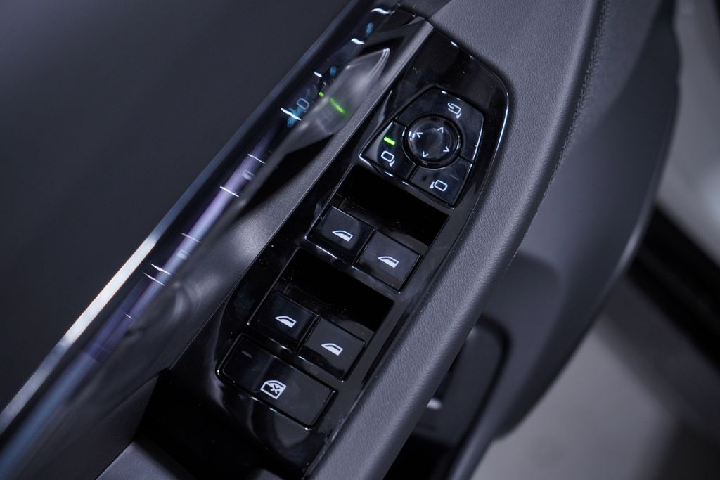 Thumbnail: 2026 BMW 5 Series - 11