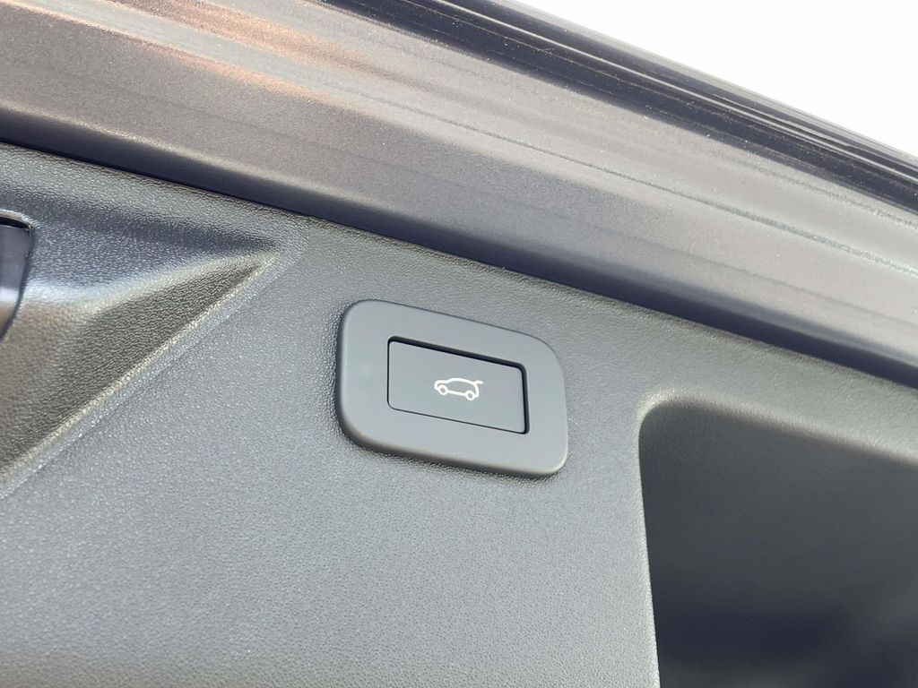 New 2026 Blue Land Rover Landmark image 19