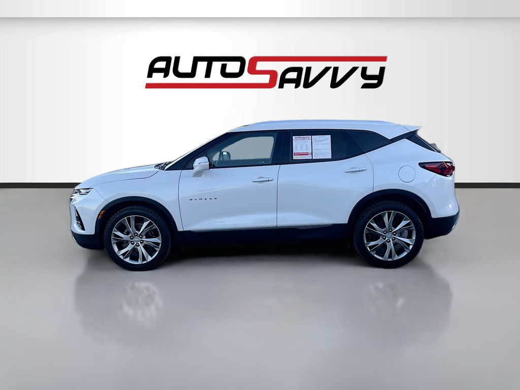 Used 2022 Iridescent Pearl Tricoat Chevrolet Premier image 4