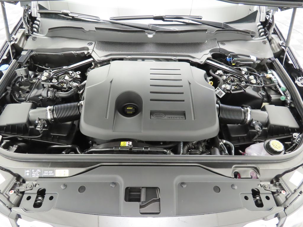 Thumbnail: 2026 Land Rover Discovery - 29