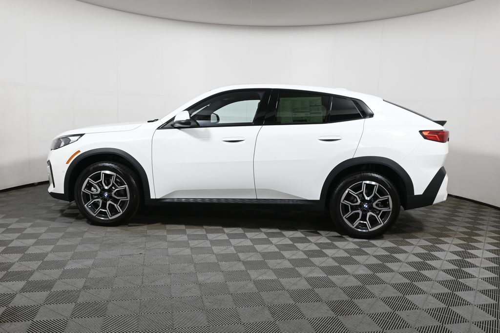 Thumbnail: 2027 BMW X2 - 2