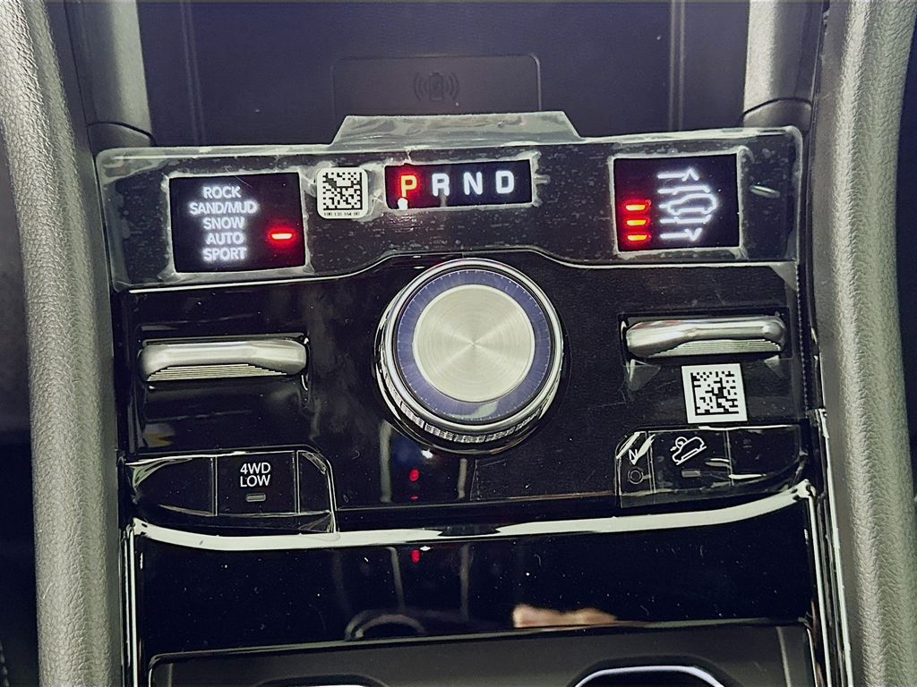 New 2025 Silver Jeep Overland image 12