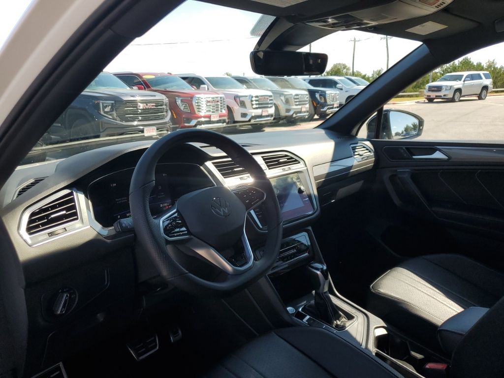 Used Car 2022 Volkswagen Tiguan  2.0t Se R-line Black For Sale Under $25,000 In Austin, Texas