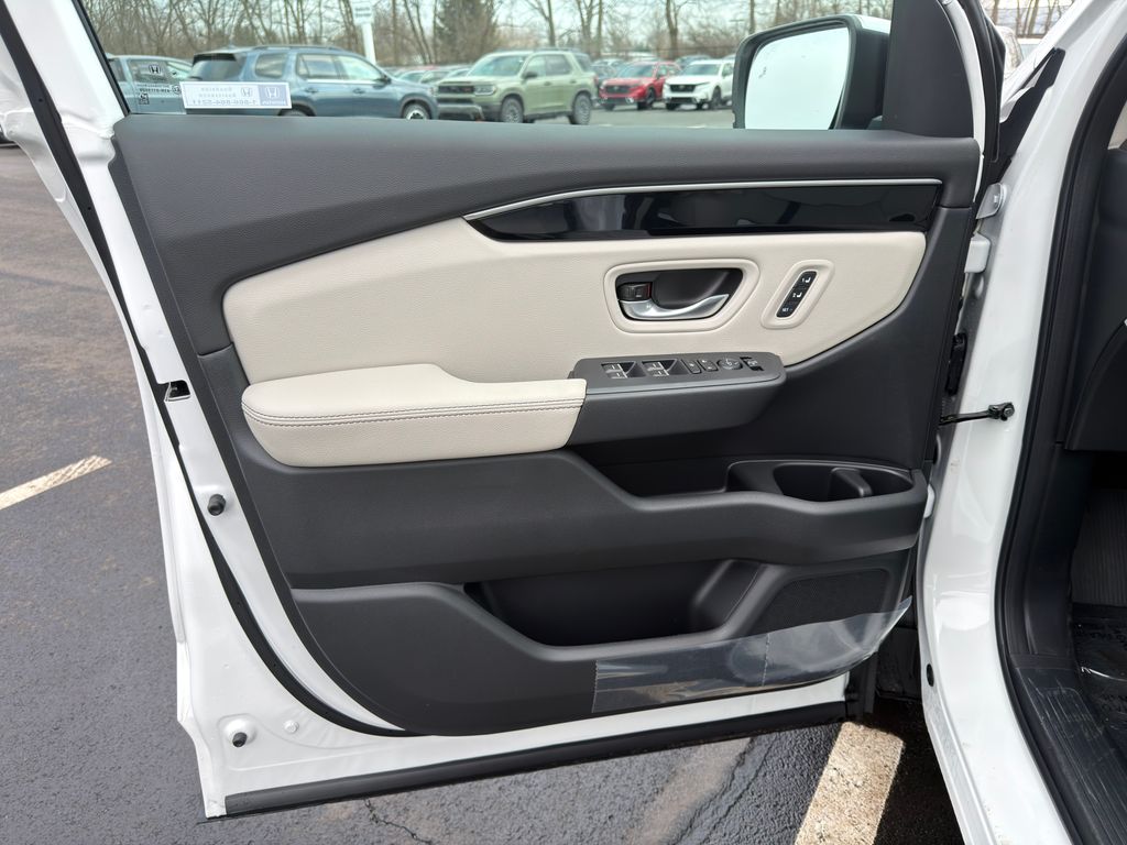 Thumbnail: 2026 Honda Pilot - 18