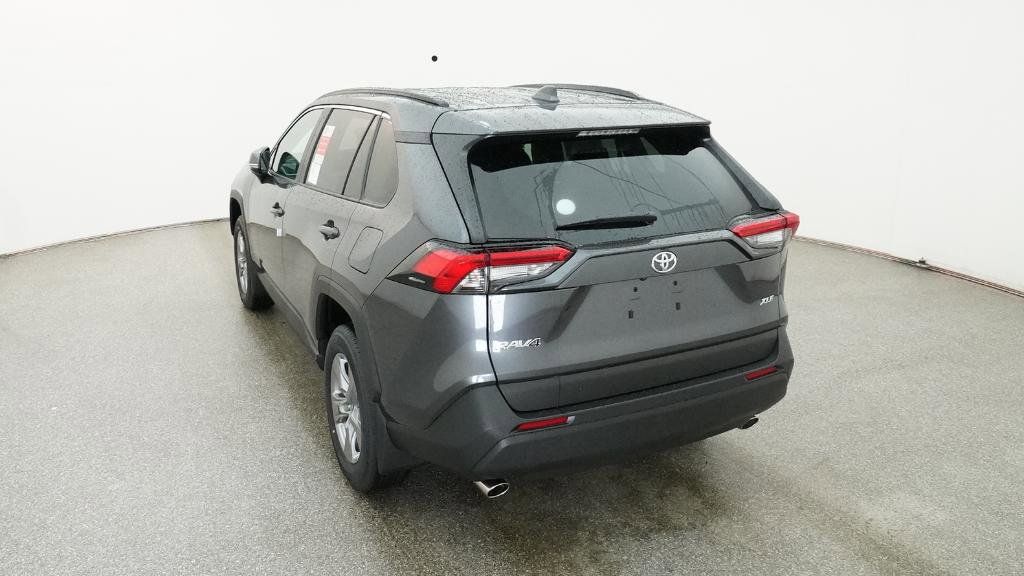 2025 Toyota RAV4 XLE 28