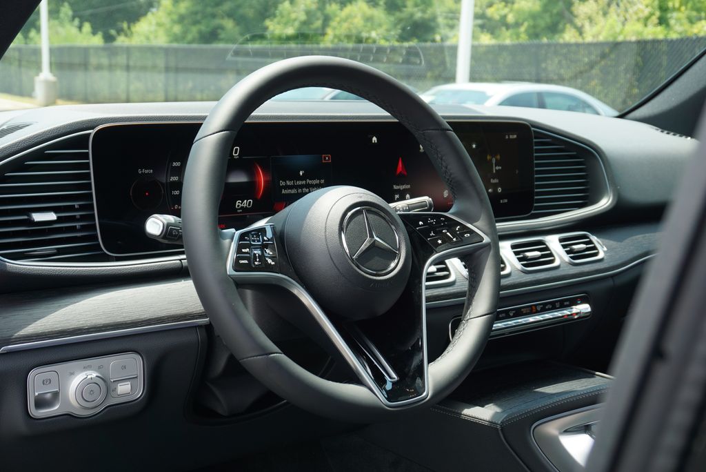 Thumbnail: 2026 Mercedes-Benz GLE - 10