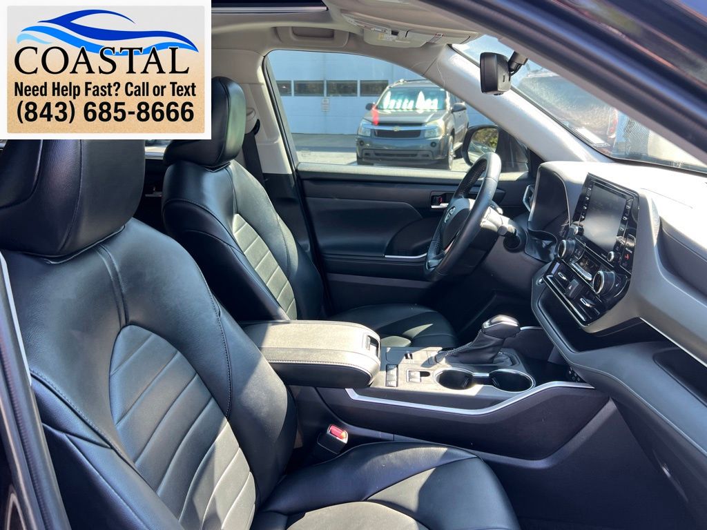2022 Toyota Highlander XLE Brown at Davis Toyota of Orangeburg