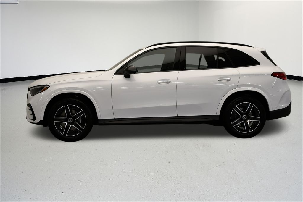 Thumbnail: 2025 Mercedes-Benz GLC - 2