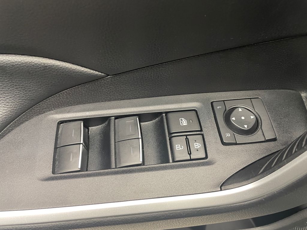 2023 Toyota RAV4 XLE 10