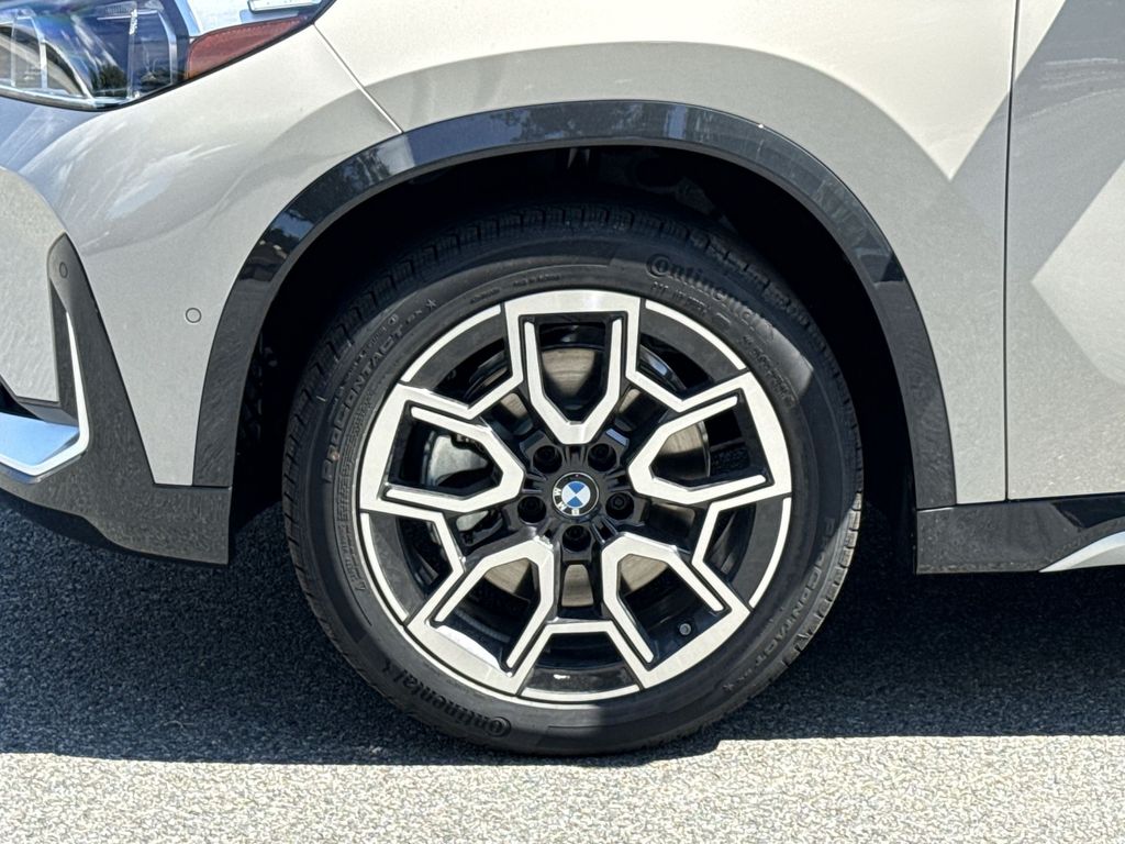 Thumbnail: 2027 BMW X1 - 10