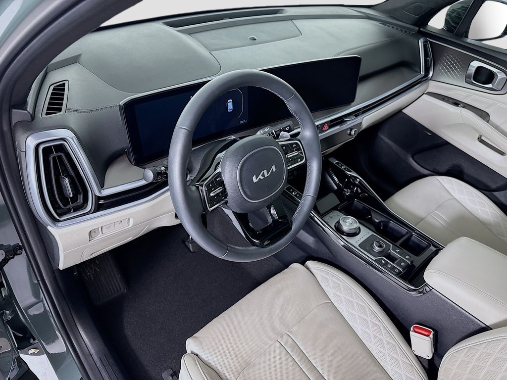 Thumbnail: 2025 Kia Sorento - 9